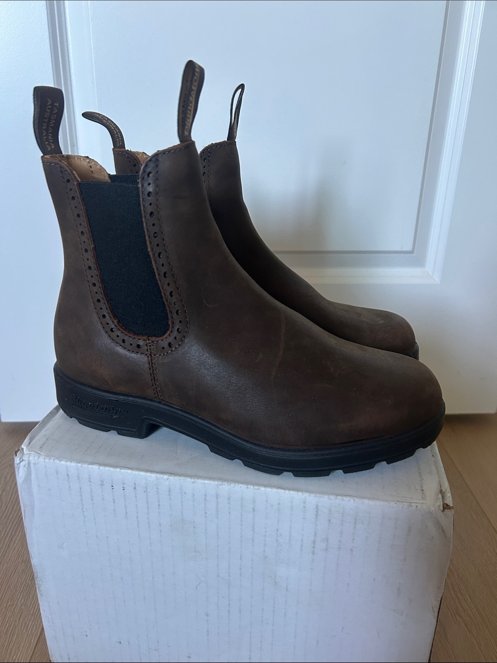 Blundstone size 7 US Dark Brown Boots